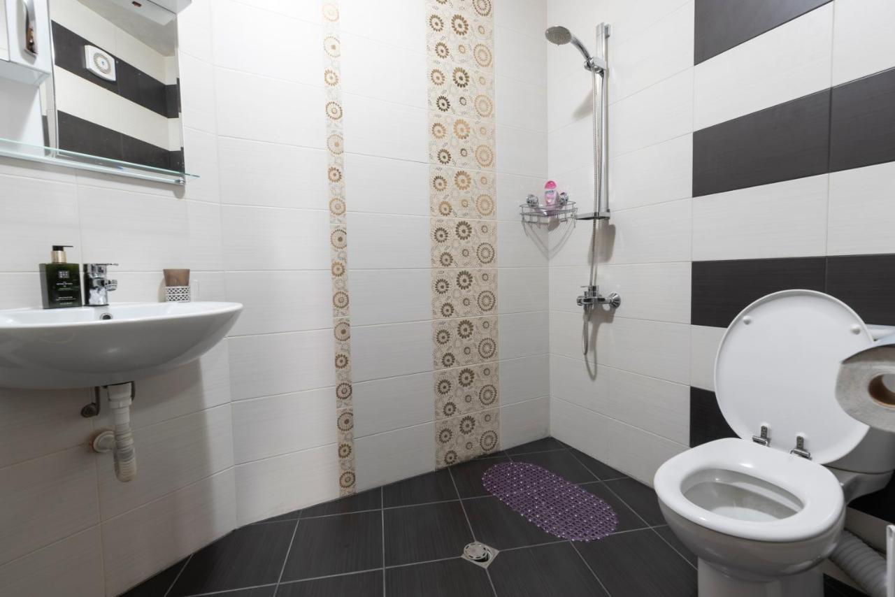 Azure Pretty Apartment Top Location Near Sea Garden Бургас Екстериор снимка