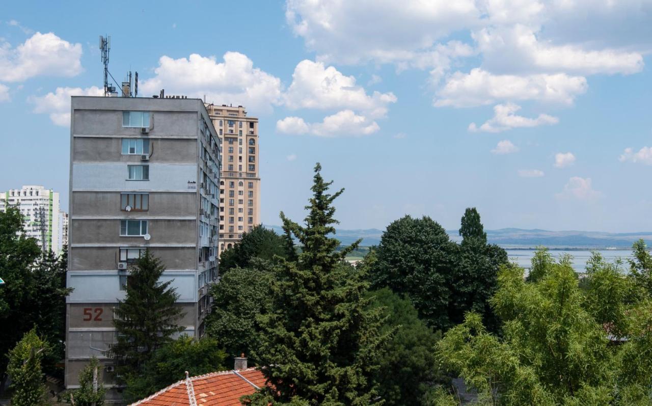 Azure Pretty Apartment Top Location Near Sea Garden Бургас Екстериор снимка